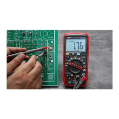 UNI-T UT18B MAX Digitale multimeter