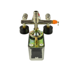 GEKO G80324 Pressostaat drukschakelaar met 2 manometers voor 400V compressor  | Soldeerbout-shop.nl